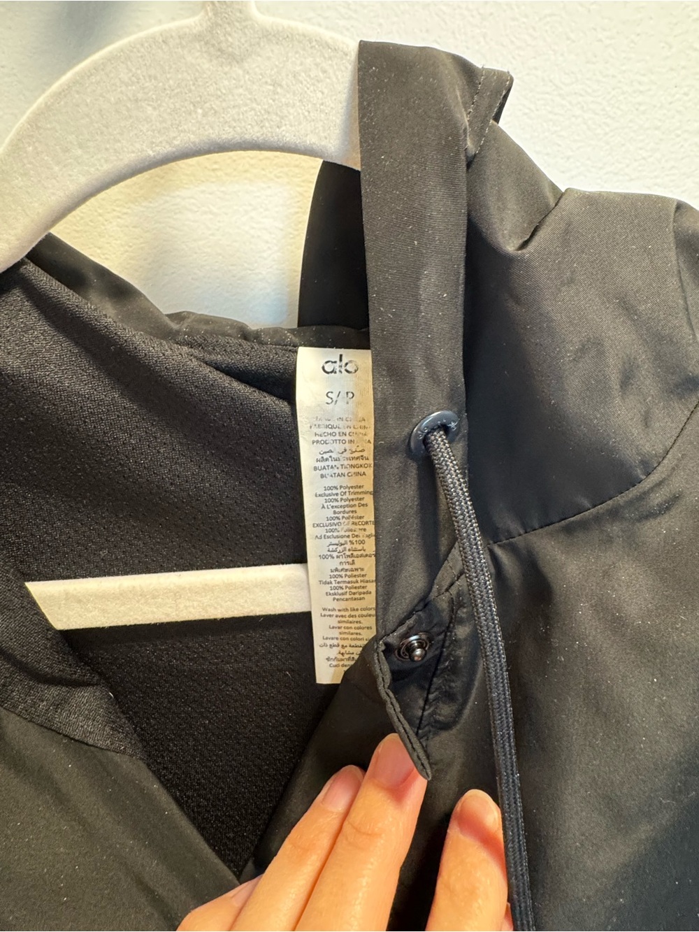 ALO Yoga Black & Burgundy Cropped Colorblock Bomber Jacket - Picture 2 of 3